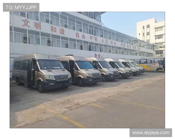 如何选择适合企业的亚星6148客车，提升运输效率与乘客满意度的实用策略